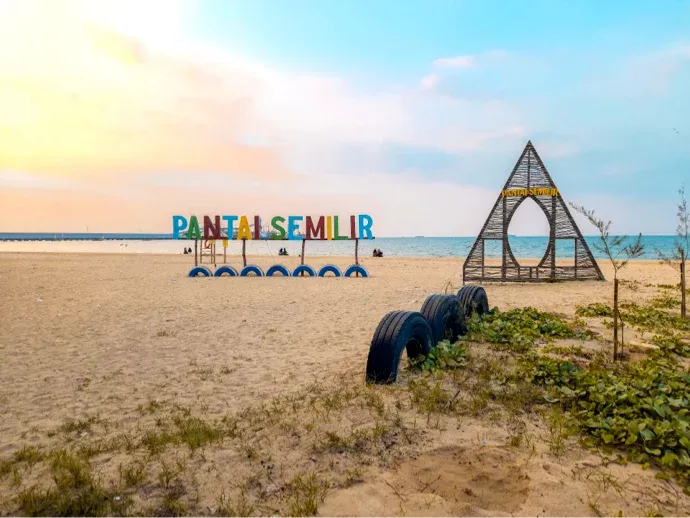 Pantai Semilir